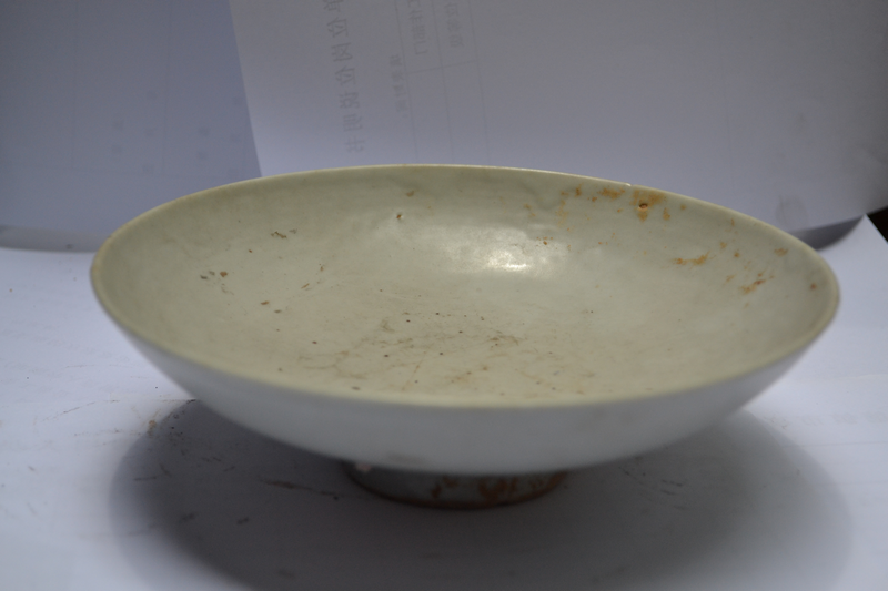 元卵白釉印花盘（三级）