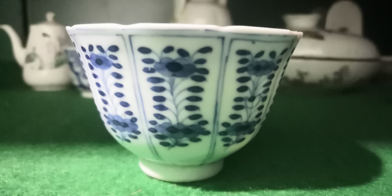 清代折口青花花卉杯