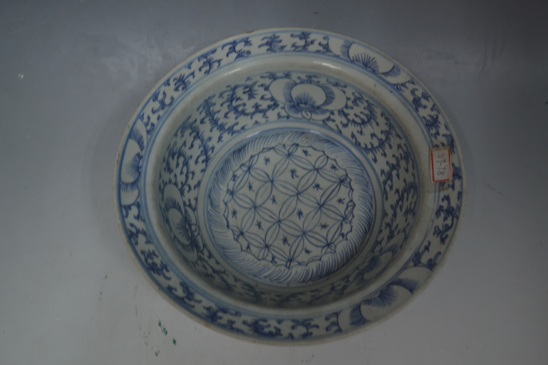 清青花花卉纹折沿盆（三级文物）