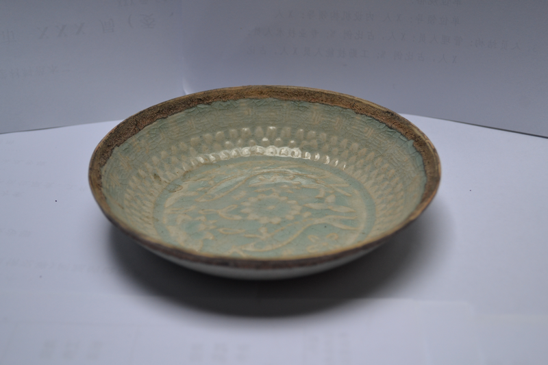 宋青白釉刻花鱼纹芒口碟
